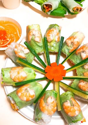 Hình của món Nem cuốn tôm thịt.