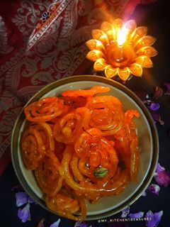 जलेबी (Jalebi recipe in Hindi) रेसिपी मुख्य फोटो