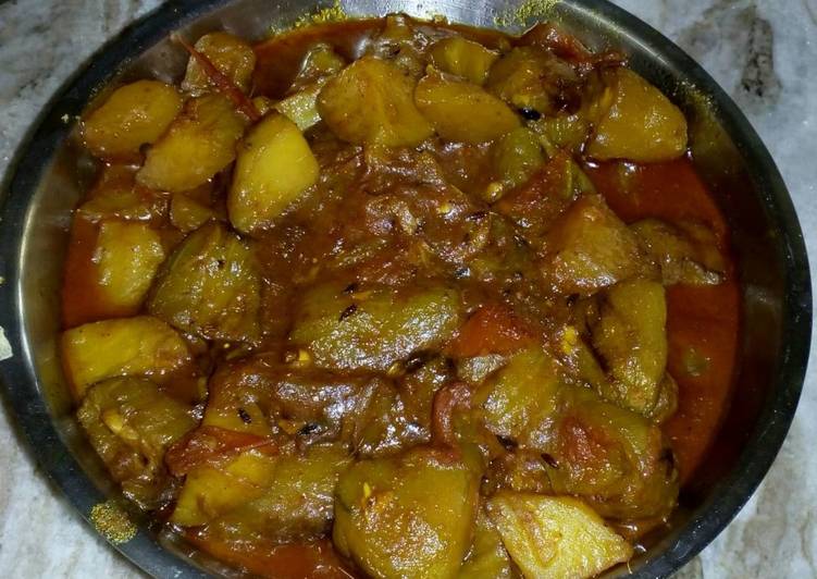 Get Lunch of Aloo parwal curry