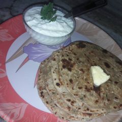 A picture of Punjabi mooli paratha.