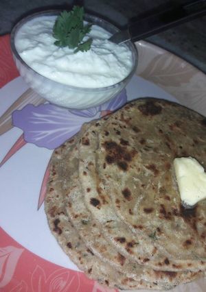 A picture of Punjabi mooli paratha.