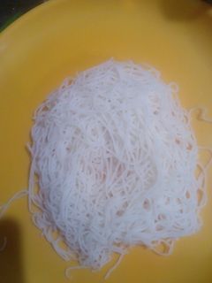 குழந்தைகள் சிறப்பு உணவு...இடியாப்பம் (Idiappam recipe in tamil) செய்முறை முக்கிய புகைப்படம்