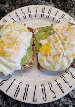 Una foto de 🥑Avocado toast 🥚