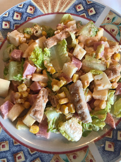 Una foto de Ensalada de pollo