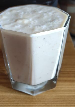 A picture of Apples and nut shake.