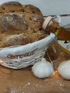 Una foto de Hogaza de pan de aceitunas y nueces 🥖