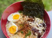 Gambar mie ramen instan