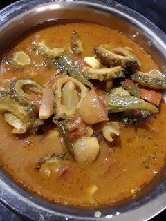 கசப்பில்லாத பாகற்காய் கார குழம்பு / Bitter gourd curry Recipe in tamil செய்முறை முக்கிய புகைப்படம்