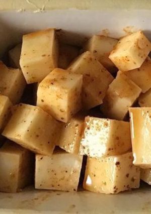Une photo de Kefalotyri mariné ail et paprika