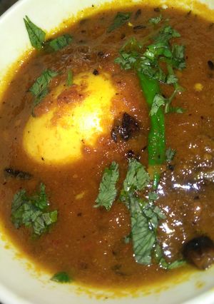 A picture of Egg curry.