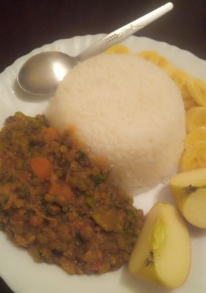 A picture of Ndengu served with rice.