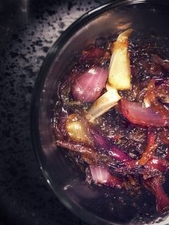 Lilahagyma-lekvár recept fotója
