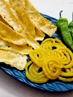 જલેબી ફાફડા (Jalebi Fafda Recipe In Gujarati) રેસીપી મુખ્ય ફોટો