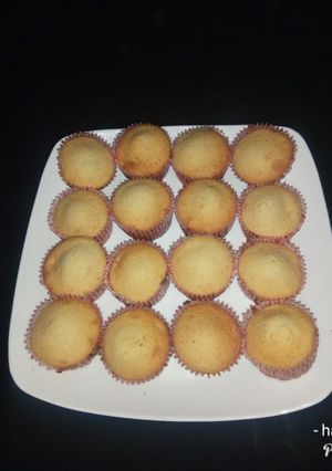 A picture of Vanilla cupcakes 2.