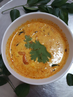 દહીં તીખારી (Dahi Tikhari Recipe In Gujarati) રેસીપી મુખ્ય ફોટો