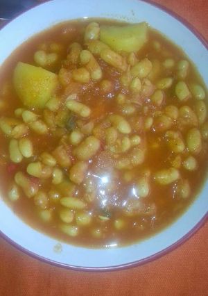 Foto principal de Alubias con tomate (vegano)