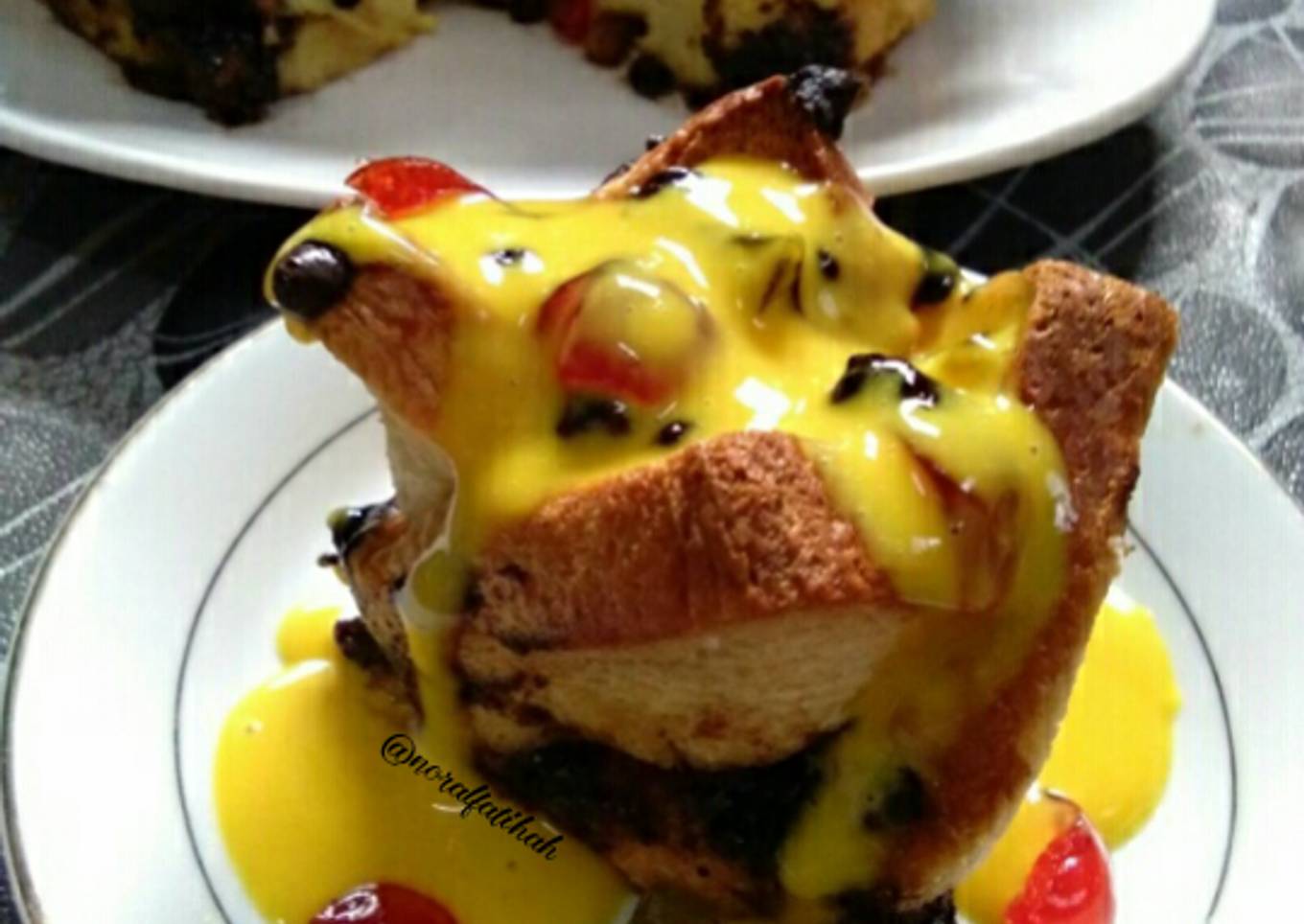 Roti saus puding susu