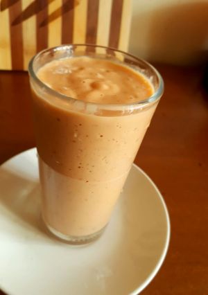 A picture of Mango and strawberry smoothie.