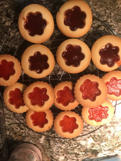 Una foto de Galletas de mantequilla con mermelada