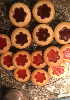 Una foto de Galletas de mantequilla con mermelada
