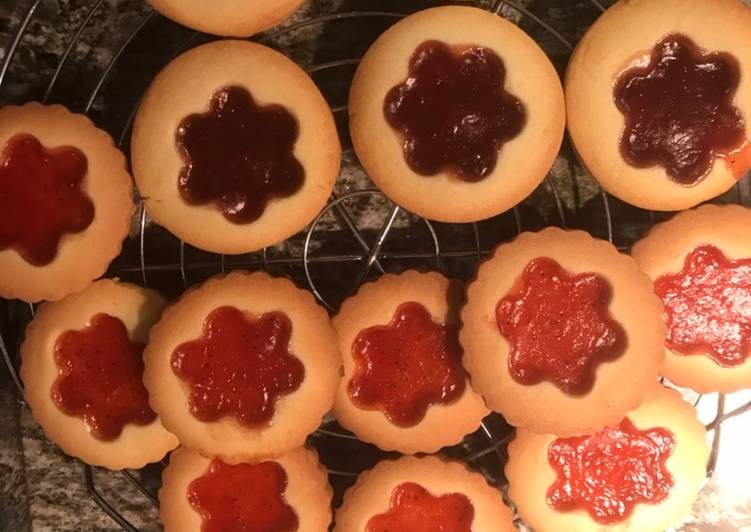 Galletas de mantequilla con mermelada