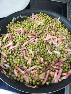 Una foto de Guisantes con bacon