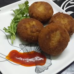 A picture of Egg potato kabab.