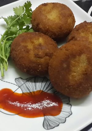 A picture of Egg potato kabab.