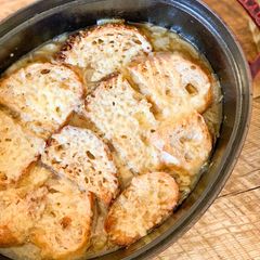 🧅 French Onion Gratin Soup - using a cocotte A picture of 🧅 French Onion Gratin Soup - using a cocotte.