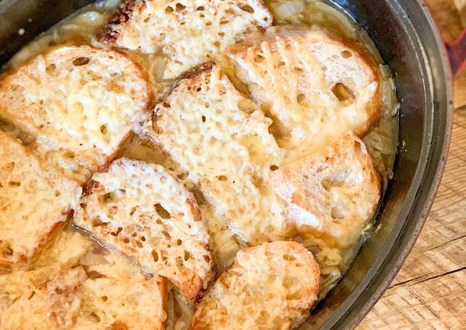 French Onion Gratin Soup - using a cocotte