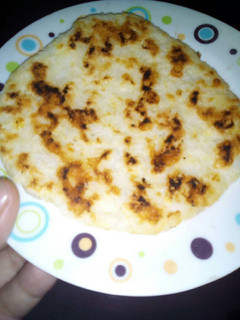 Una foto de Arepas de maíz blanco trillado