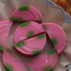 A picture of Puding polkadot pinky pinky # bikin bareng.