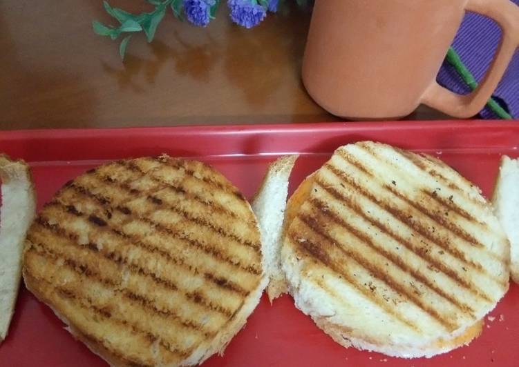 Simple Way to Prepare Homemade Grilled sandwich