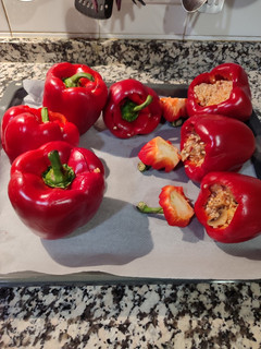 Una foto de Pimientos rellenos de arroz al horno