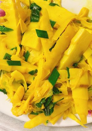 Hình của món Món chay: Măng trúc xào lá lốt.