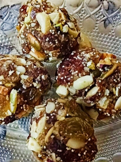 इम्यूनिटी से भरपूर ड्राई फ्रूट लड्डू रेसिपी मुख्य फोटो