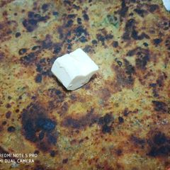 A picture of Dal Parantha.