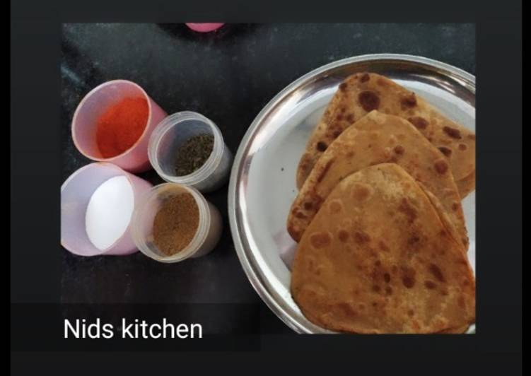 Recipe of Homemade Namak mirchi paratha