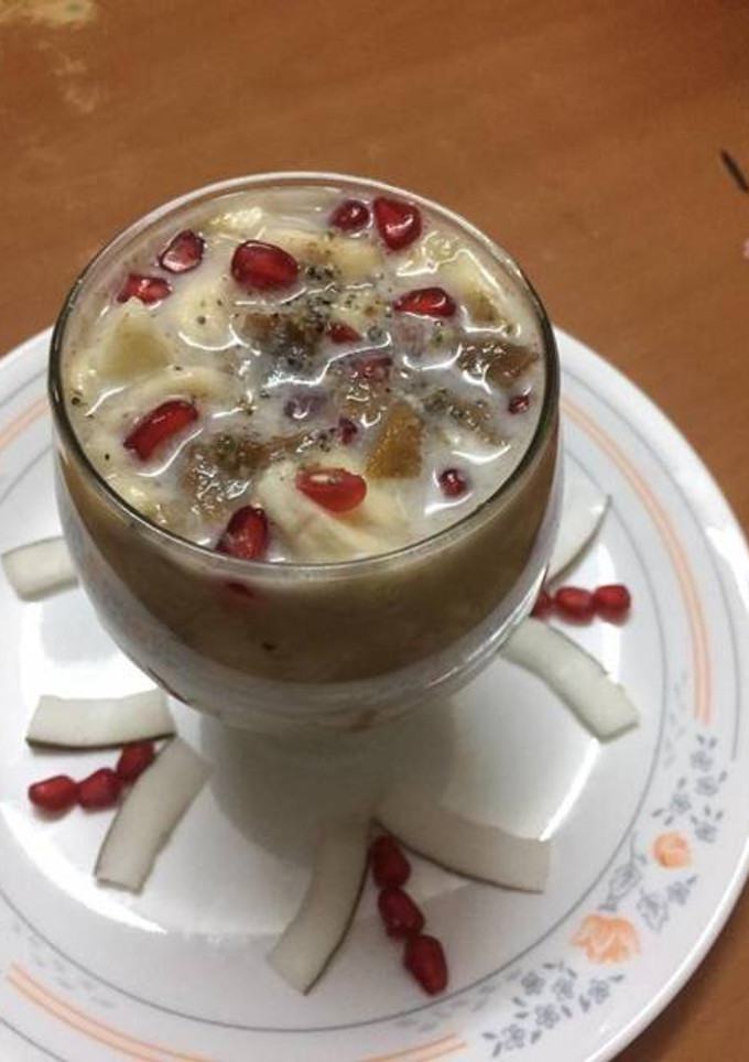 नारियल फ्रूट सलाद (Nariyal fruit salad recipe in hindi) रेसिपी मुख्य फोटो