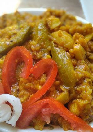 চিকেন দিয়ে চাল পটল (chicken rice and pointed gourd in Bengali) রেসিপির প্রধান ছবি