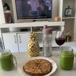 Desayuno completo:Jugó verde y pankake de avena y cacao