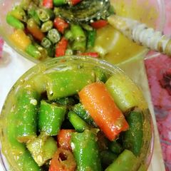 A picture of Instant green chilli pickle.