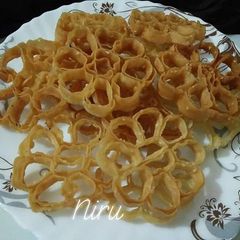 A picture of Rose cake or Rose cookies.