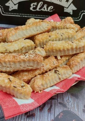 Köményes-sajtos rúd recept fotója