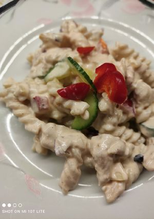 Tésztasaláta, ahogy mi szeretjük 🍅🌶️🥒 recept fotója