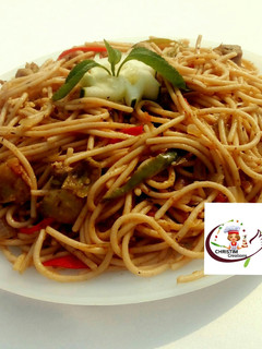 A picture of Stir fried chicken spaghetti.