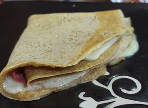 Una foto de Panqueque de Avena con salame de pavo y queso 🧀