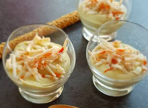 Une photo de °Mousse d'asperges et surimi°