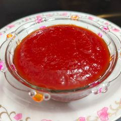 A picture of Homemade Tomato Red Chilli Sauce.