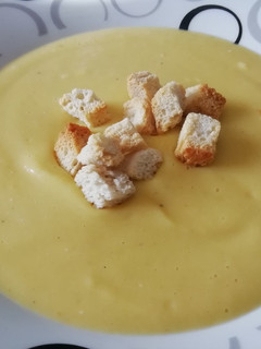 Una foto de Puré de calabacín, patata y zanahoria